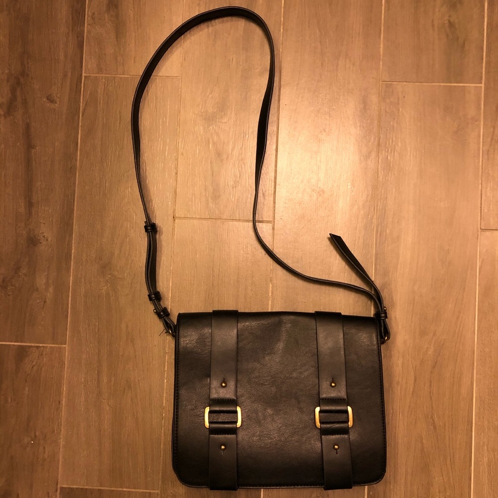 Flash sale! Urban outfitters silence + noise